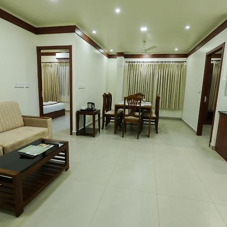Hotel Royalton Residency Mundakāyam Exteriér fotografie